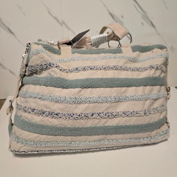 American & Beyond Weekend Travel Bag with Pouch Turtle NIP - Picture 4 of 14